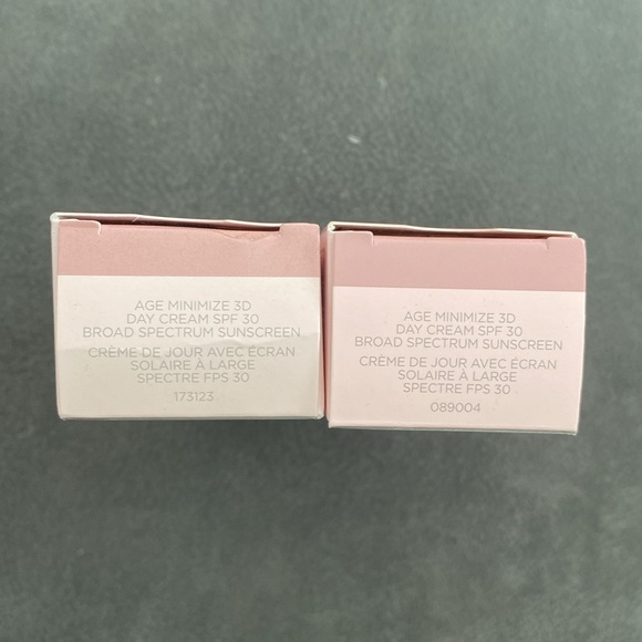 TimeWise Age Minimize 3D Day Cream (SPF 30)- Normal to Dry Skin - Picture 4 of 4